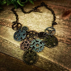 Steampunk necklace/Steampunk Gear Necklace/Gear statement Necklace/Cosplay jewelry/Vintage Necklace