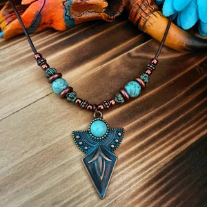 Arrow necklace/southwestern jewelry/Arrow medallion necklace/BoHo necklace/Boho choker/medallion choker