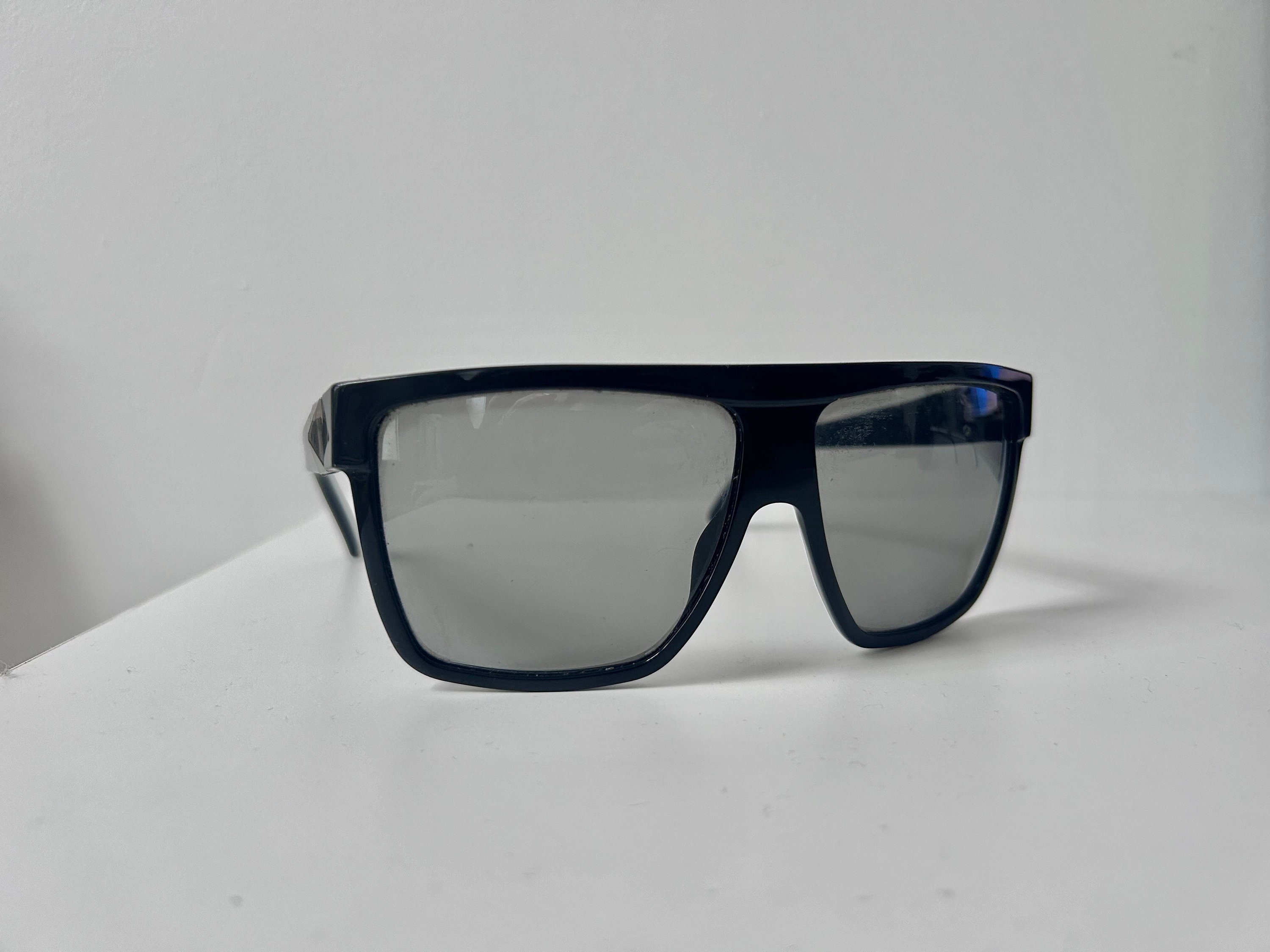 Vintage Y2K Gucci Oversized Black Wrap Sunnies // Designer