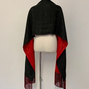 Vintage Black and Red silk Asian Print scarf // Reversible Shawl // Headscarf // Wrap image 2