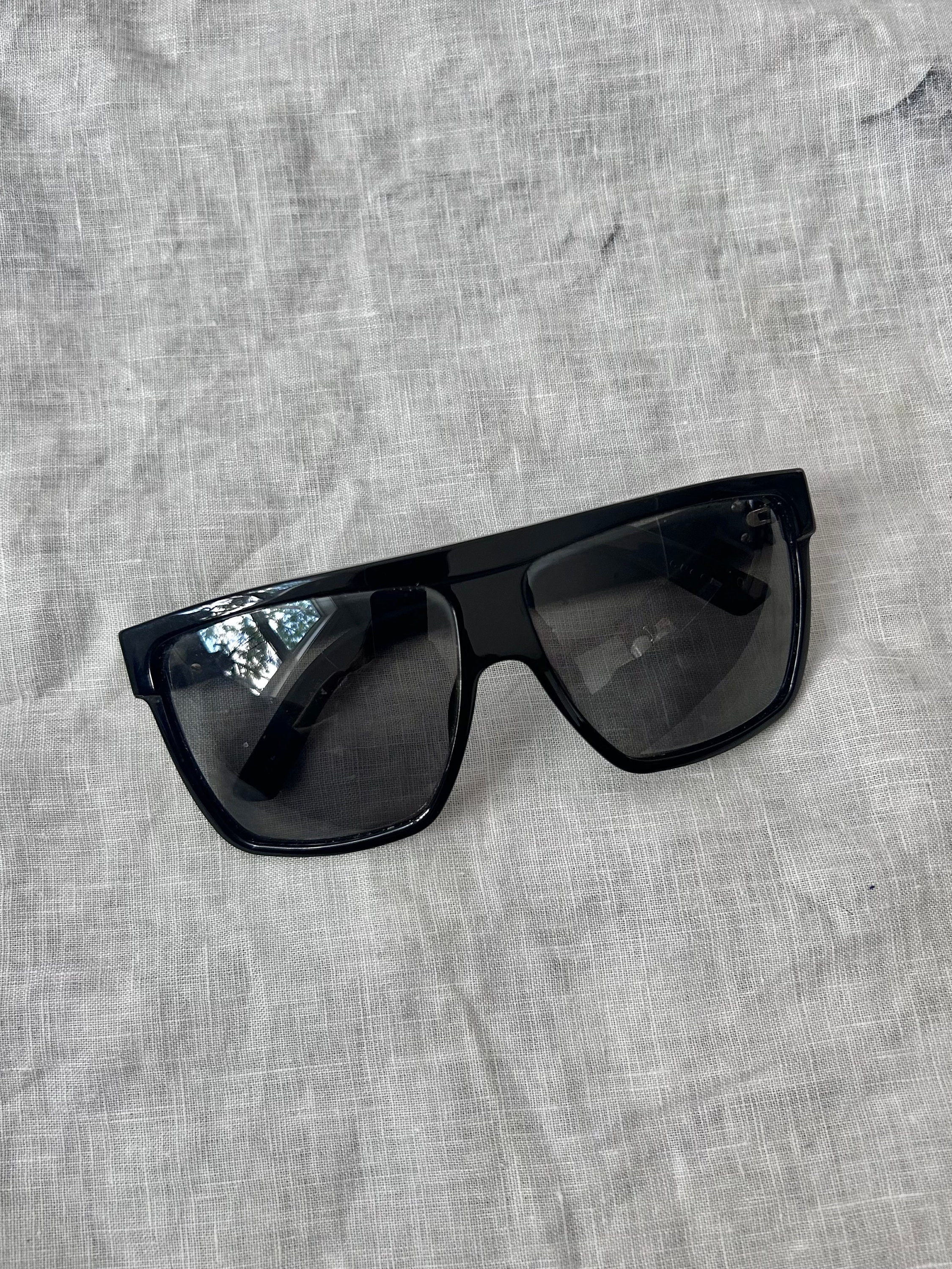 Vintage Y2K Gucci Oversized Black Wrap Sunnies // Designer 