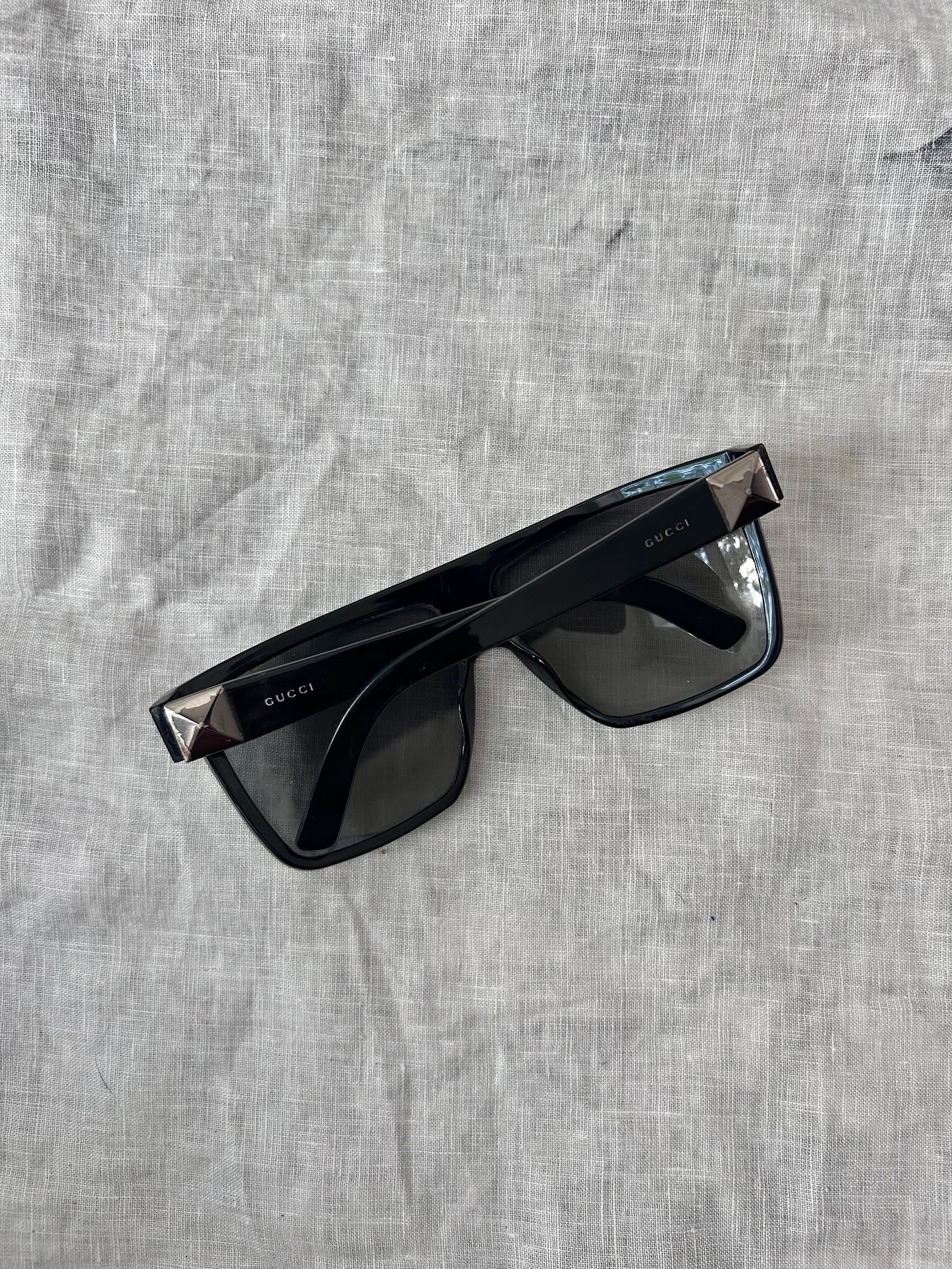 Vintage Y2K Gucci Oversized Black Wrap Sunnies // Designer