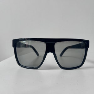 Vintage Y2K Gucci Oversized Black Wrap Sunnies // Designer Sunglasses // 90&#39;s Vintage Frames