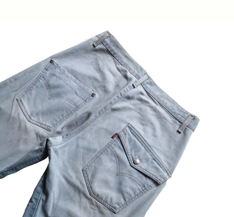 levis 821