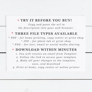 Op de afbeelding: Roze hartgrafiek met de tekst "TRY IT BEFORE YOU BUY!" en instructies om de URL te kopi&euml;ren en te plakken in een webbrowser. De tekst "THREE FILE TYPES AVAILABLE" wordt met opsommingstekens weergegeven voor de bestandstypen PDF, JPG en PNG. De tekst "DOWNLOAD WITHIN MINUTES" wordt met genummerde instructies weergegeven voor het downloaden van een sjabloon.
