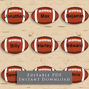 Pode incluir: Etiquetas de nome imprimíveis em forma de bola de futebol com os nomes Jonathon, Max, Bejamin, Billy, Harley, Edward, Sams e Chris. As etiquetas são marrons e brancas com texto preto. O texto "EDITABLE PDF INSTANT DOWNLOAD" está na parte inferior da imagem.