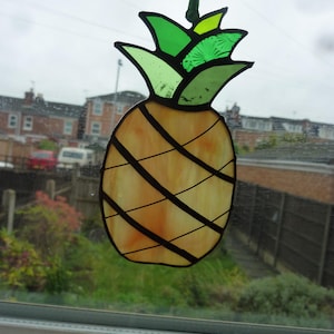 Pineapple suncatcher,Stained glass Pineapple.