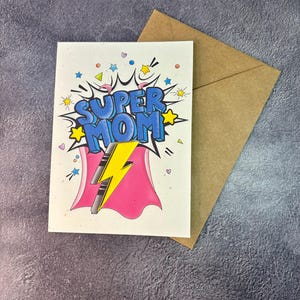 Super maman/ Carte de voeux faite main/ Anniversaire de maman/ Mom Yoda/ Cadeau drôle pour maman/ Vacances maman/ Maman super-héros