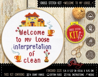 Kit de punto de cruz con cita inspiradora y patrón contado para adultos: "Bienvenidos a mi interpretación libre de la limpieza".