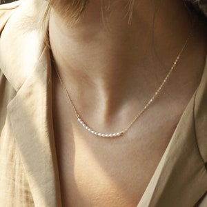 LILY NECKLACE • Pearl Bar Necklace • Layering Chain Necklace, Delicate Pearl Necklace, Wedding Necklace, Dainty Freshwater Pearl Necklace