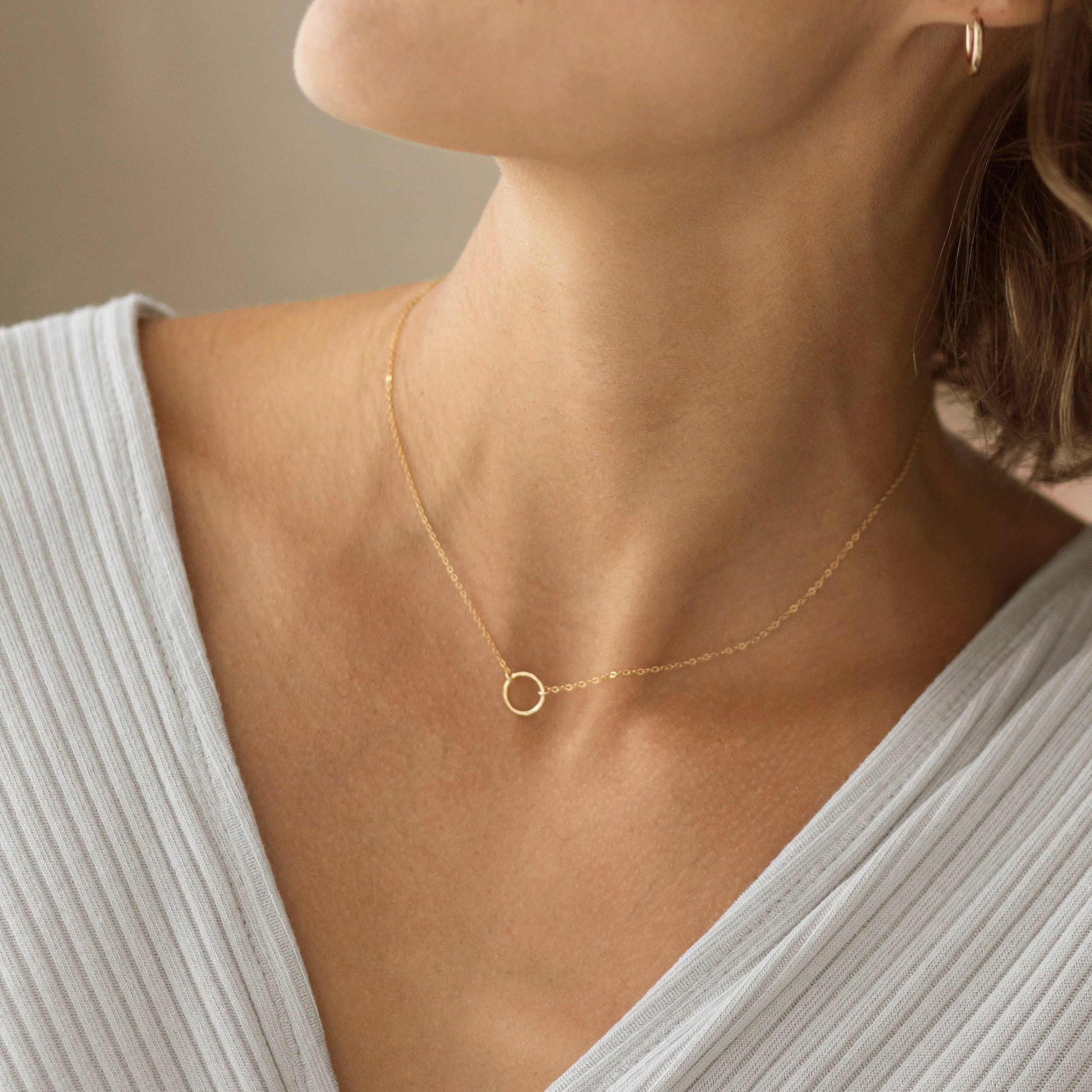 Simple neck necklace outlet