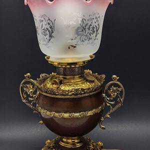 Bradley and store hubbard kerosene lamp