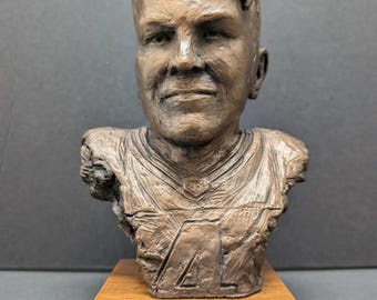 Brett Favre Bronze Bust Sculpture: Green Bay Packers MVP Collectible