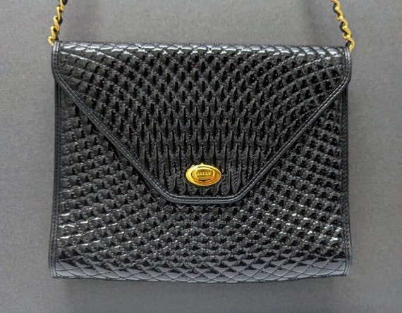 BALLY Black Quilted Leather Handbag Chain Bag Purse Gold Locking