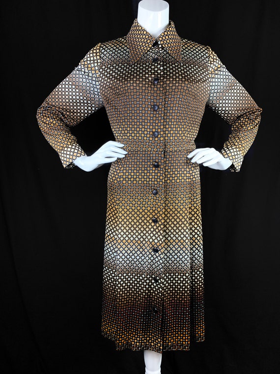 1970s Shirt Dress With Dagger Collars and Geometri
