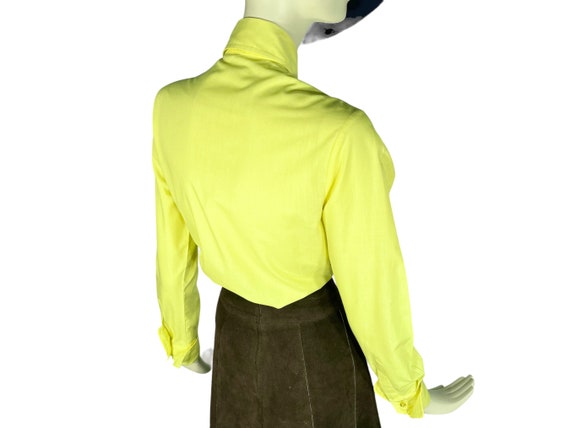 1960s Yellow Blouse with Rounded Beagle Collars a… - image 9