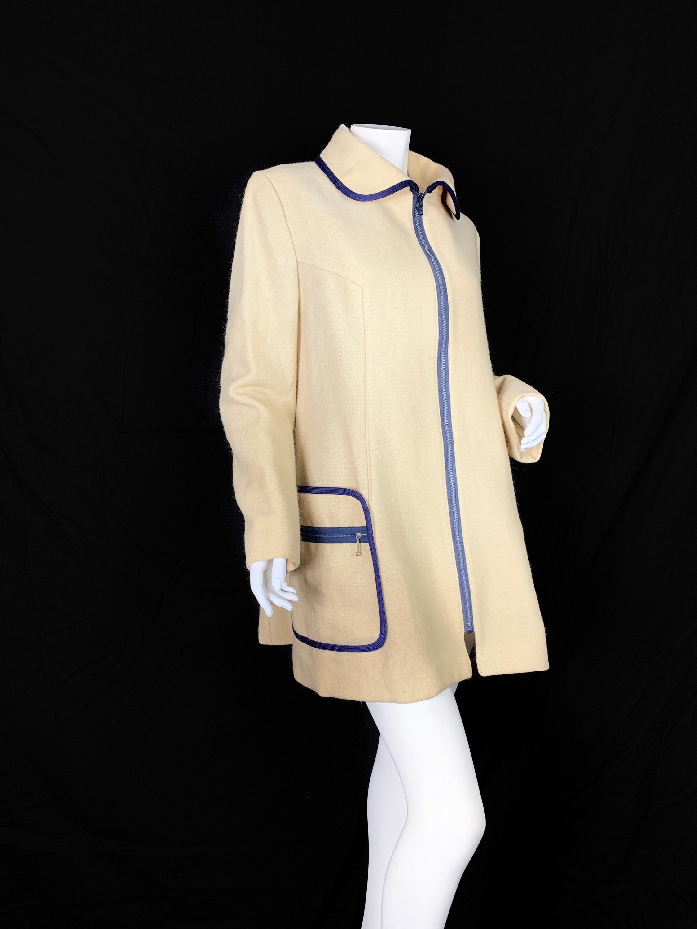 Image of S Space Age Look Wool Coat With Rounded Collars - Vintage S Mod Go