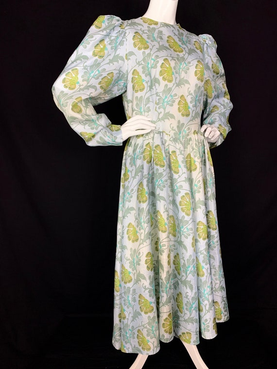 1980s Romantic Floral Midi Dress with Puffed Shoul