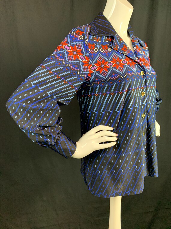 1970s Blouse With Dagger Collars and Puffed Sleeve