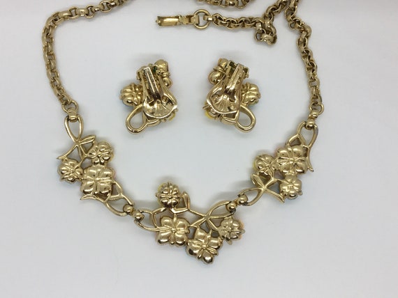 Vintage Flower Multi-color Set Necklace and Earri… - image 10
