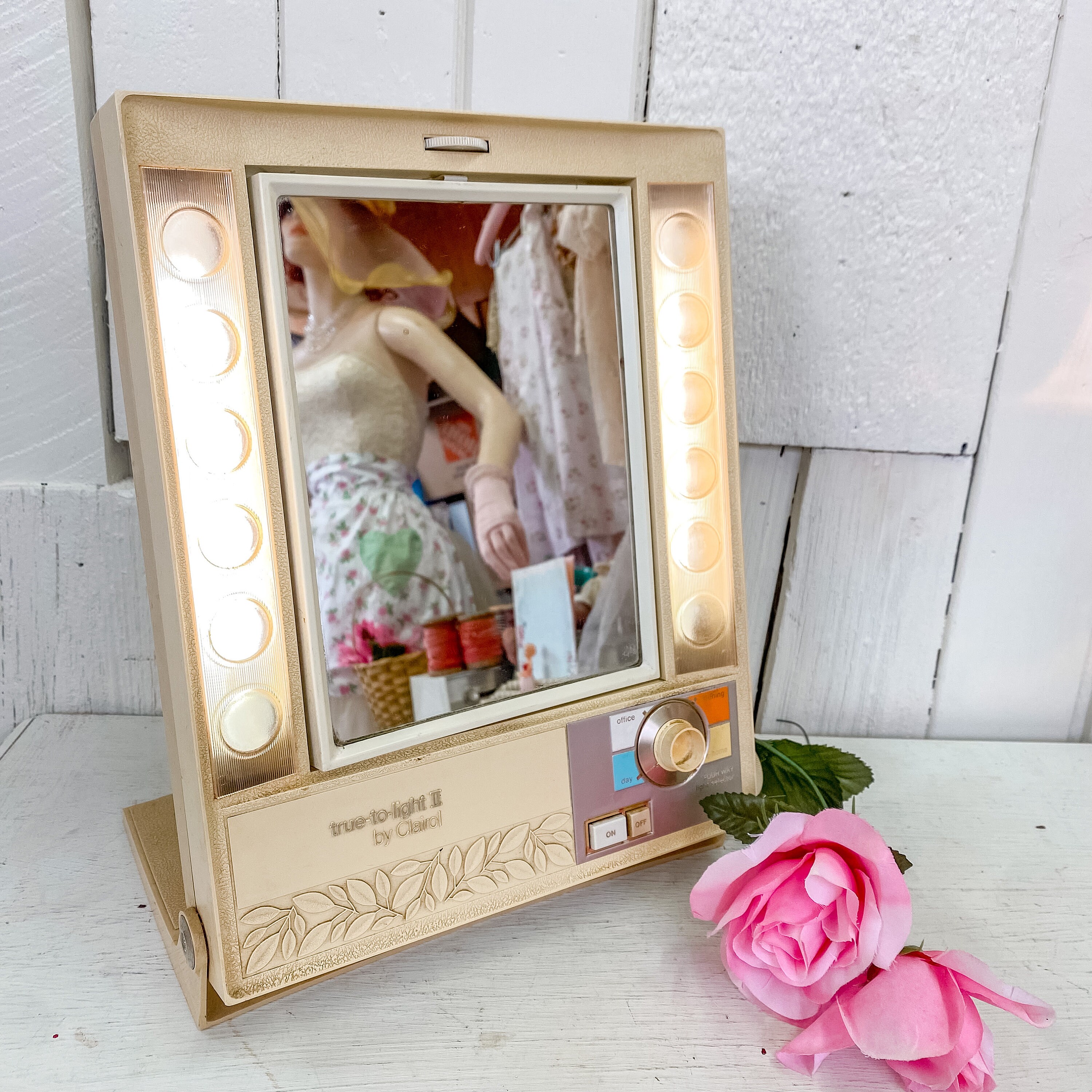 Clairol lighted makeup mirror deals