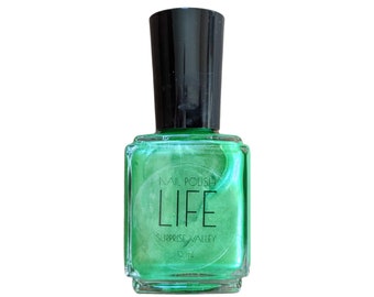 Esmalte de uñas Surprise Valley Green Shimmer Indie de Nail Polish Life