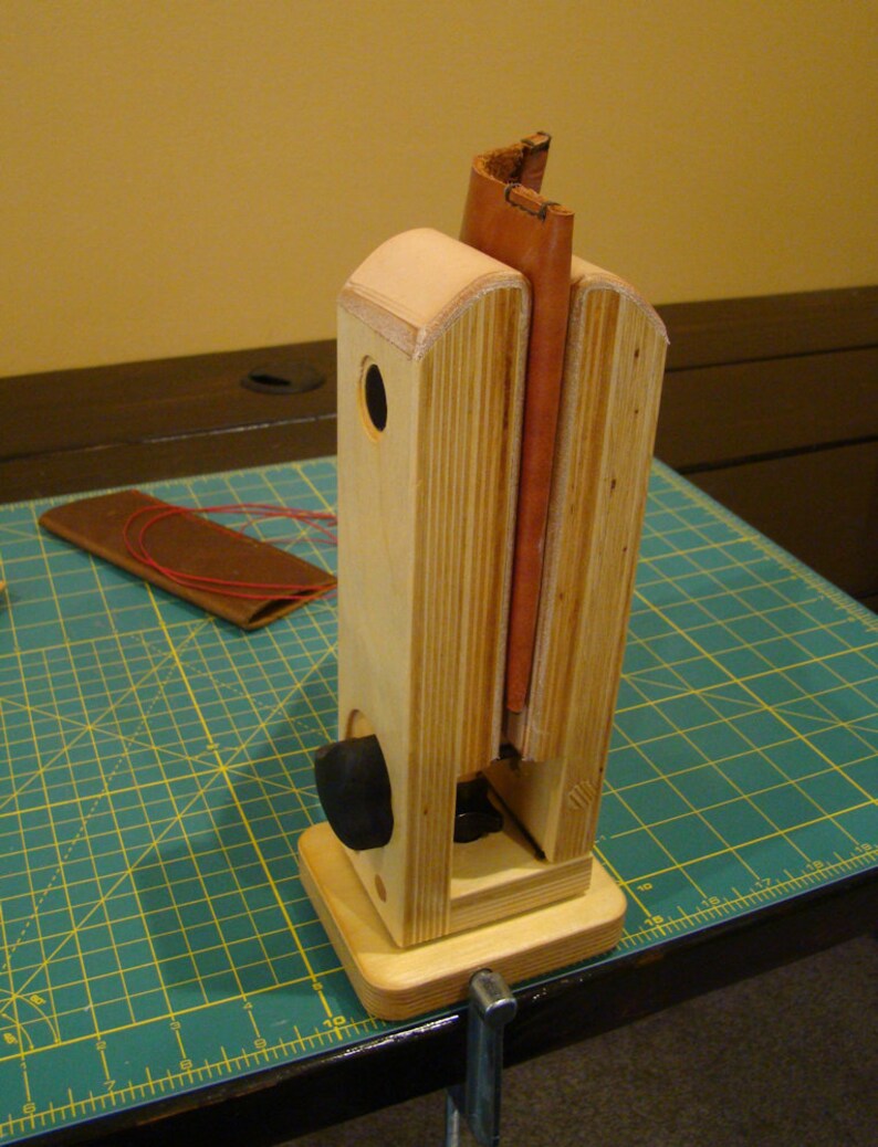 Handy Vise Medium Leather Craft Stitching Pony Vise 6 Etsy