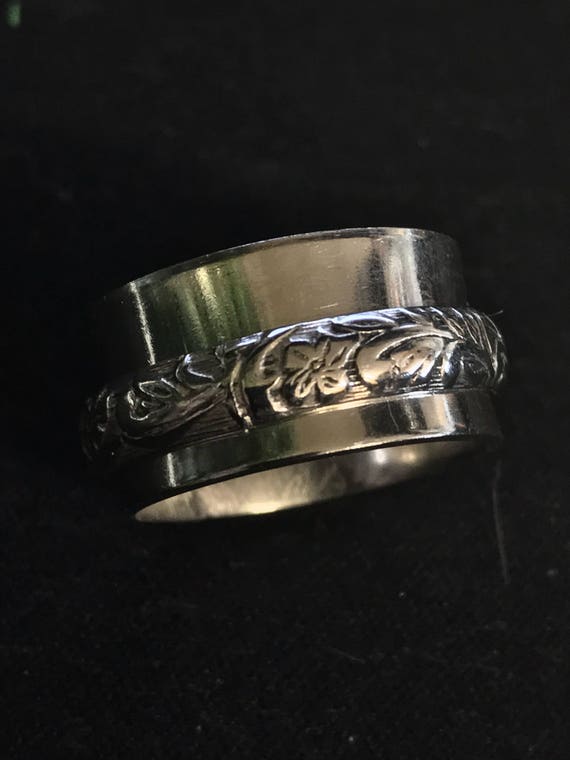 Spinner Ring in Sterling Silver
