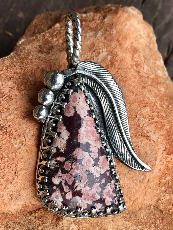 Hornitas Poppy Jasper Pendant