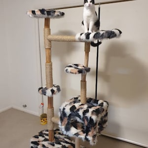 Custom Large Crowchet Cat Scratcher