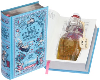 Alice "Drink Me" Flask Hollow Book - Las aventuras de Alicia en el país de las maravillas de Lewis Carroll (encuadernado en cuero) (cierre magnético) (grabado personalizado)