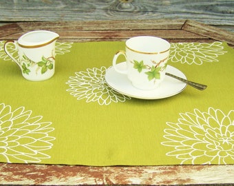 Green Placemat, Table decor, Placemats, Handmade Dining Supplies, Rustic home decor, Table Linens, Home Textiles