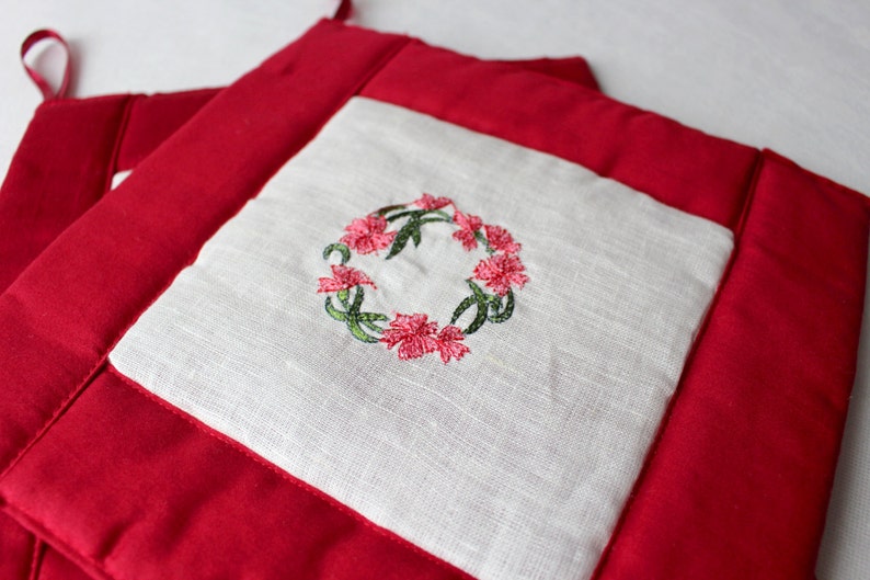 Embroidered Linen/Satin Pot Holders Set of 2 Linen and Etsy