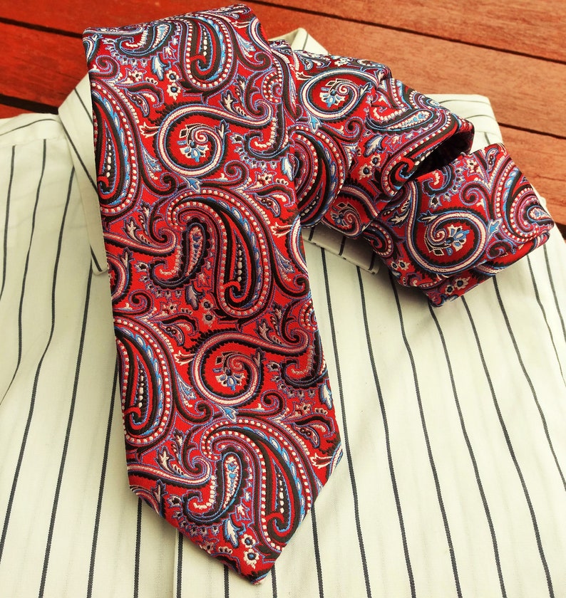 Red pattern Necktie, Vintage Tie Accessories Mens Necktie, FREE SHIPPING, Mens tie, Pattern  necktie, Ties, Vintage Mens neckties, Retro tie 