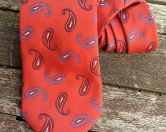 Red necktie, FREE SHIPPING, Mens Necktie, Vintage Tie, Mens accessories, Red necktie, Neckties Vintage Mens Necktie