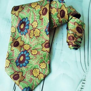 Mens Tie Flower pattern, Free Shipping, Vintage Tie  Mens Necktie, Man Necktie Ties Vintage
