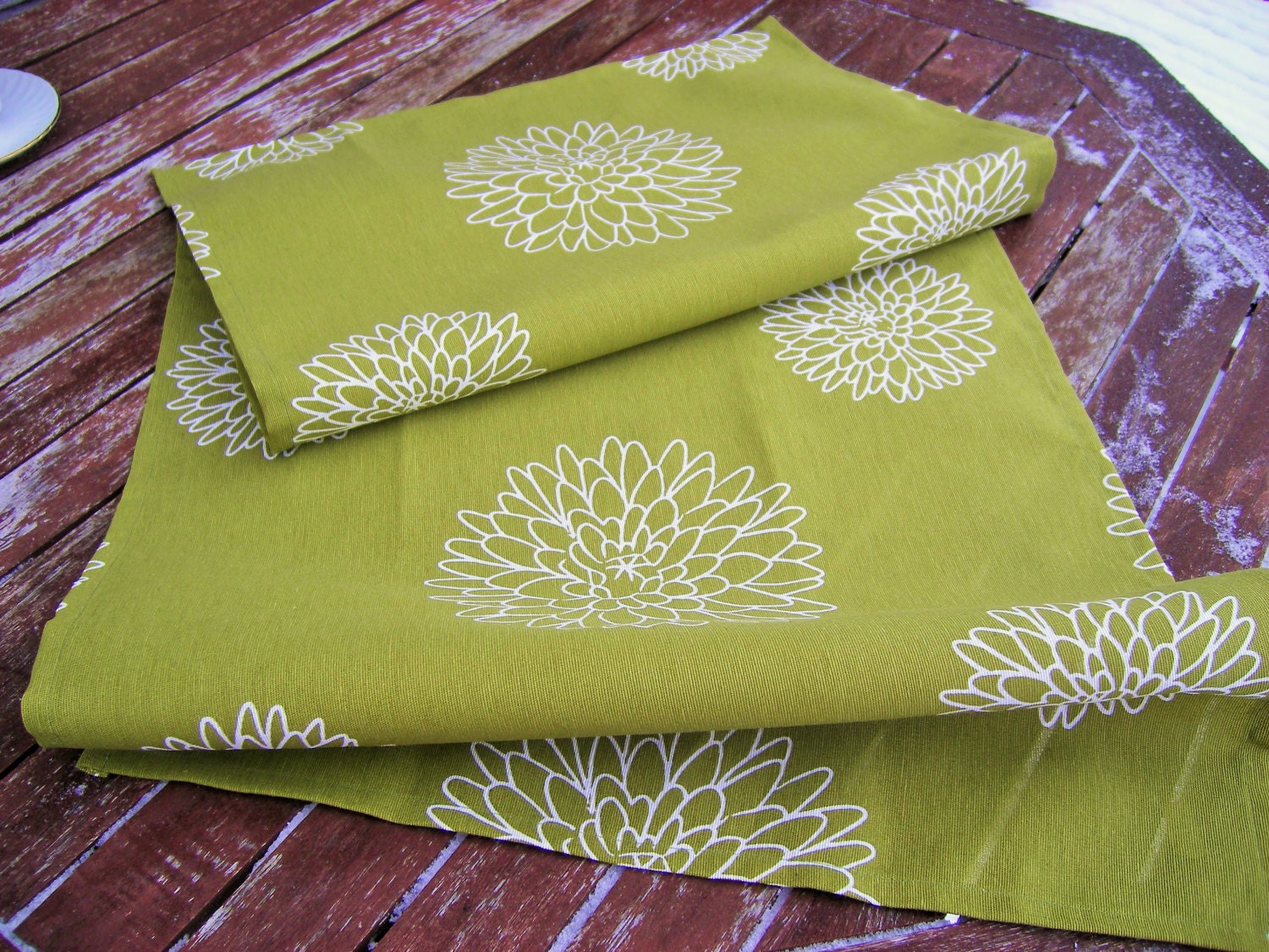 Green Table Runner Table Decor Dining Room Decor Table Etsy