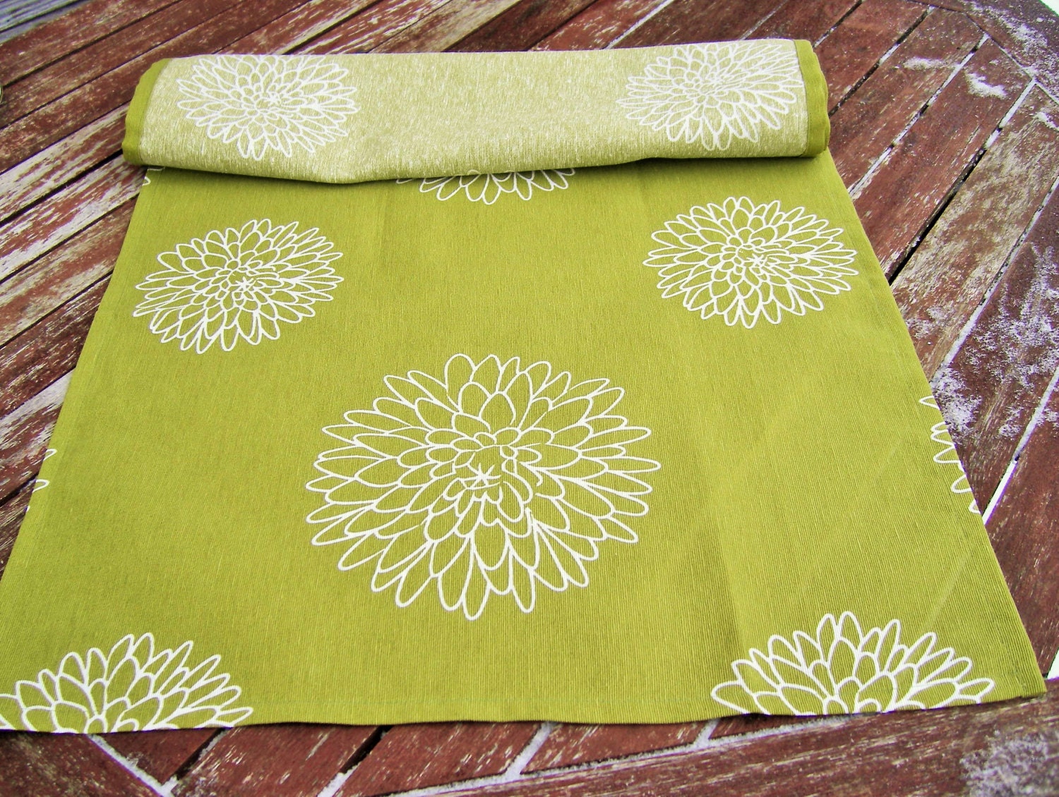 Green Table Runner Table Decor Dining Room Decor Table Etsy