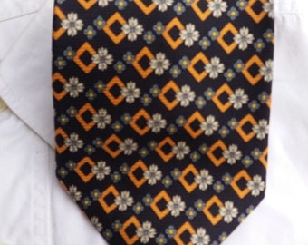 Vintage Silk Necktie, Geometric Floral Pattern, Made in Italy