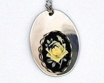 Rose Flower Resin And Stainless Steel Pendant And 18 Inch Stainless Steel Chain Necklace