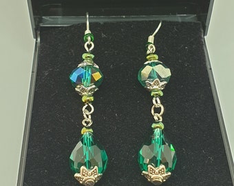 Dangle earrings- Handmade earrings- Green glass earrings- Glass beaded earrings