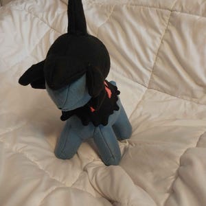 Deino 10in/30cm plushie