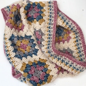 Granny Square Crochet Pattern, Granny Square Crochet Cowl Pattern, Crochet Cowl Crochet Snood Pattern,Instant Download PDF Crochet Tutorial.