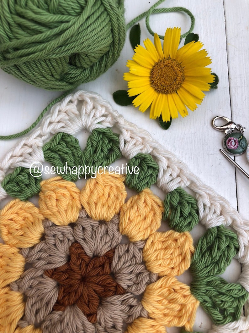 Sunflower Granny Square Crochet Pattern, Motif for Blankets ,crochet Pattern, SewHappyCreative, pdf pattern, instant download photo tutorial image 3