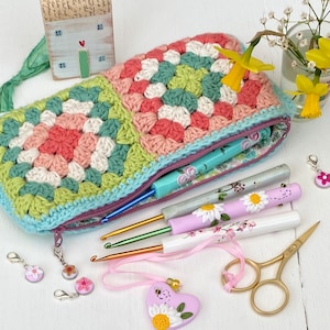 Granny Square crochet pattern, Zipper pouch, crochet bag,Notions Pouch, Purse Crochet Pattern, pdf pattern instant download, photo tutorial image 9