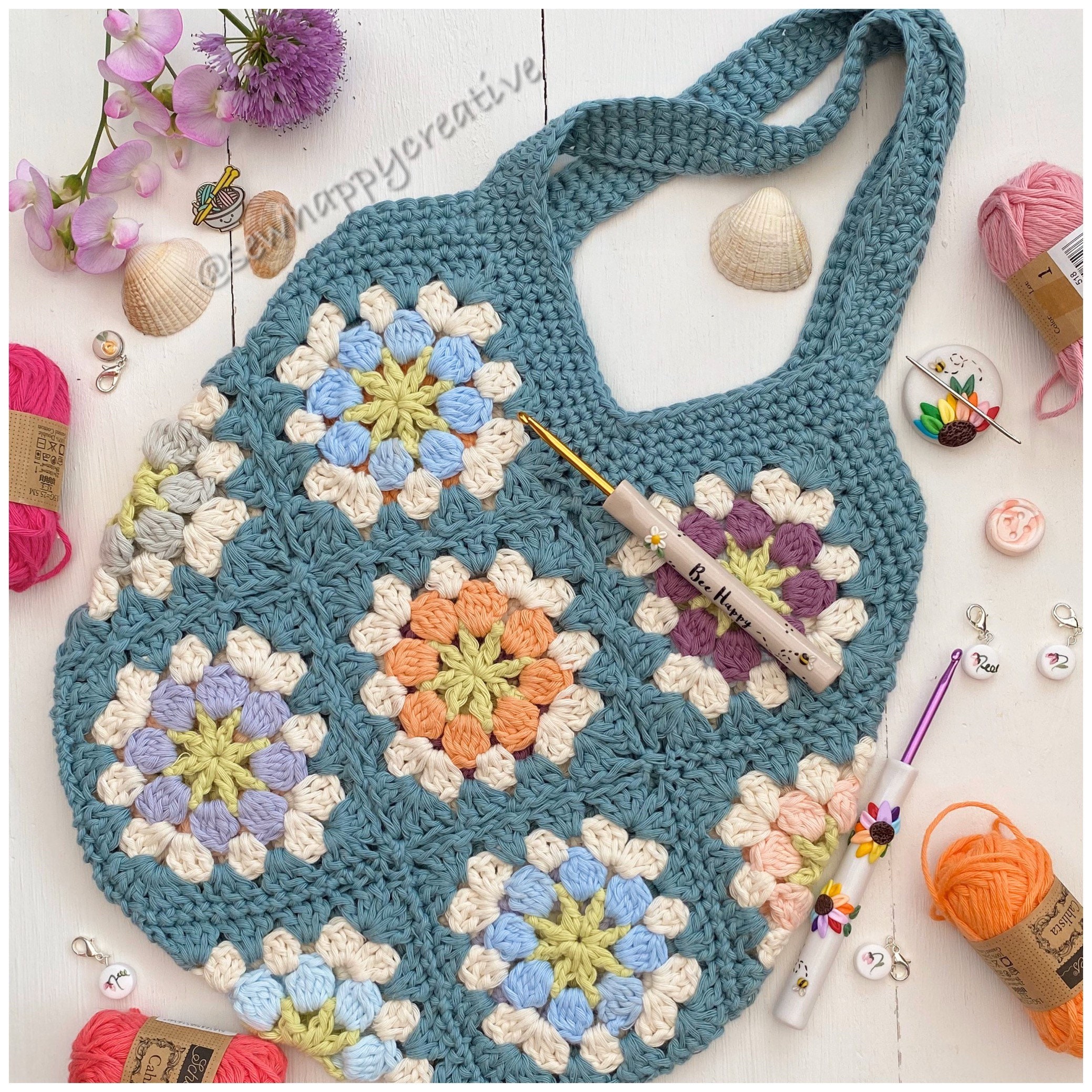 Bag with a Floral Motif Crochet Patterns - Your Crochet
