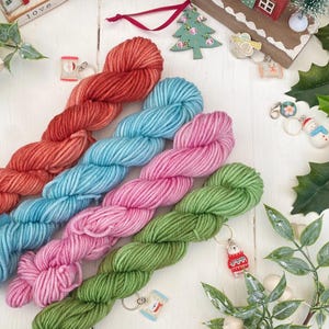 Hilo teñido a mano: Mini madejas de 20 g, Superwash Merino DK, Crochet de punto