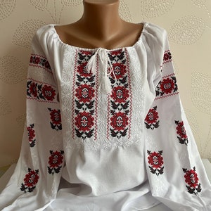 Blouse brodée ukrainienne Vyshyvanka ukrainienne, cadeau ethnique folklorique en coton bohème roumain, tournesol blanc, pour elle