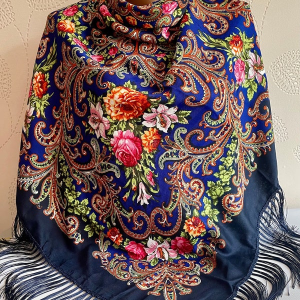 Ukrainian Traditional Shawl Hustka Boho Russian Wool Big Wrap Platok Babushka Foulard Floral Pavlovo Posad Gift For Her