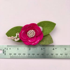 Rosa ardiente // diadema de flor de fieltro único o clip de cocodrilo imagen 2